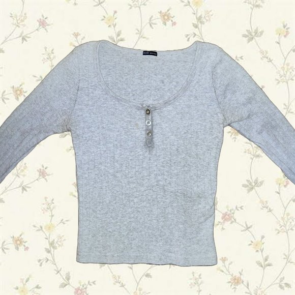 Brandy Melville Zelly 3/Three Button Long Sleeve Top - Picture 1 of 2